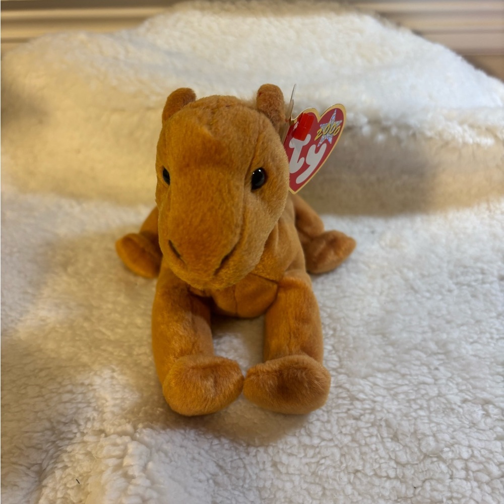 Ty Beanie Babies “Niles” Plush Camel in Warm Brown. Retired. Tags with errors